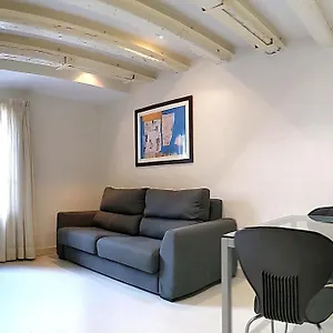 Classbedroom Gothic Ramblas , Barcelona Spain